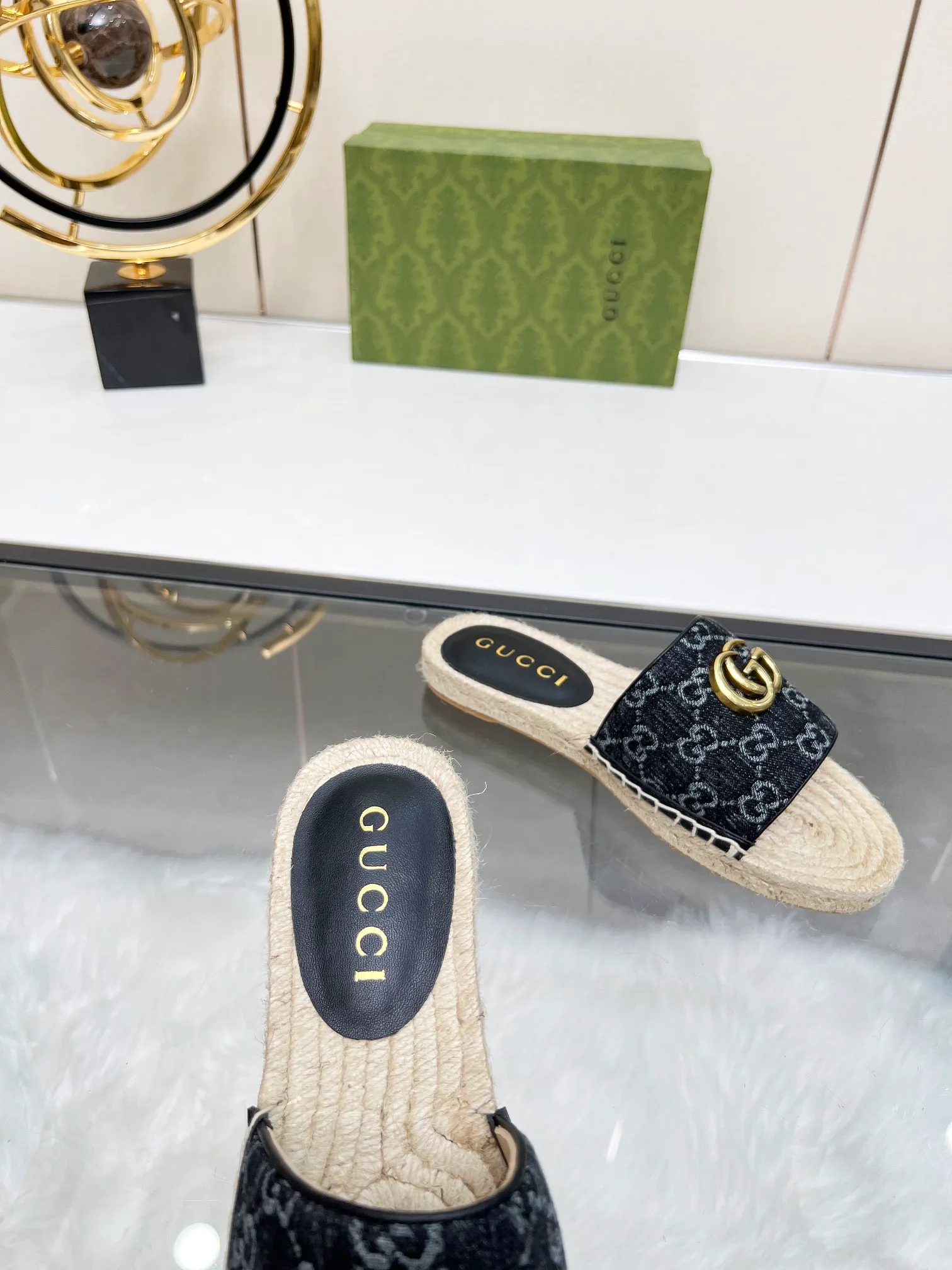 👟👟Ex-factory price 320👟👟 Gucci slippers fisherman shoes new color Injection molded one-piece straw bottom, high-end quality Fabric: Double G imported fabric Lining: sheepskin lining Code number: 35~42 Fabric styles include apricot, floral, pink, black, blue, burgundy, champagne, green, orange, cyan, starry sky, more than 30 colors to choose from, many colors to be updated in the future ,,,,,,,,